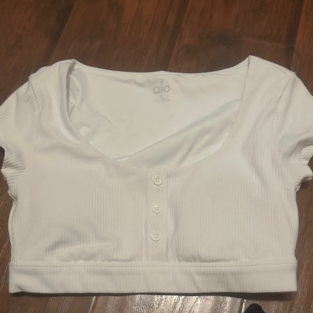 ALO Yoga White Scoop Neck Short Sleeve Crop Top